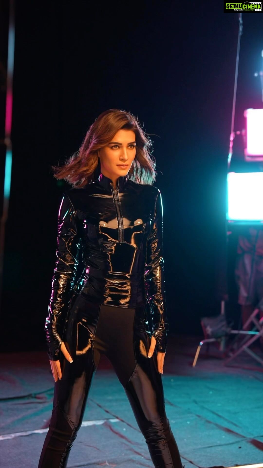 Kriti Sanon Instagram - Did anyone say “ACTION” ? 👀