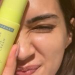 Kriti Sanon Instagram - That HYPHEN Glow 🥰✨ @letshyphen ORDER NOW —> www.letshyphen.com