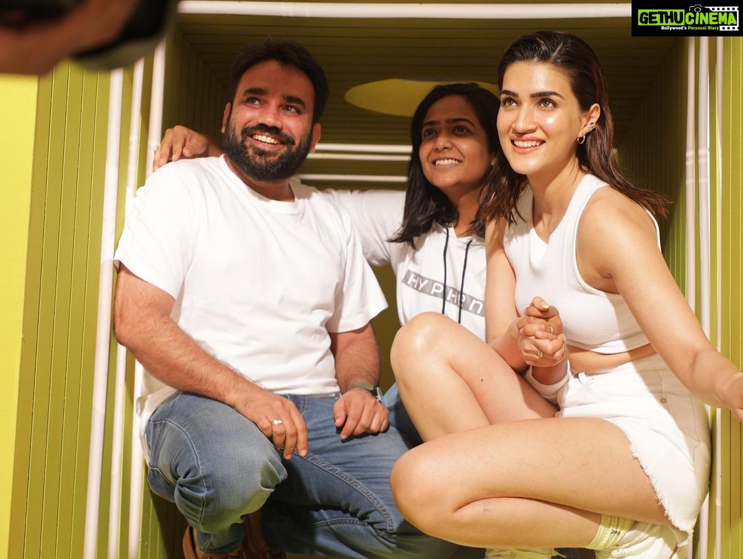 Kriti Sanon Instagram - |-|appy 1 Month of HYPHEN!!๐ @letshyphen So proud of the love our baby has been getting! ๐ซถ๐ป๐ฅน Hereโs a dump of our first every shoot! ๐ธ Iโve been seeing all the reviews, comments and DMs too! Your feedback means so much to us! As the CCO and co-founder I assure you guys that we take all the feedback very seriously and will always thrive to make our products better and better so we can Hyphen each and every one of you for life! ๐โ๏ธ๐ There are many exciting products coming up in the future which Iโm currently testing myself so you guys can HAVE IT ALL ๐๐ฉถ๐ค Love - Glow - Gratitude www.letshyphen.com