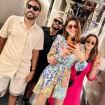Kriti Sanon Instagram - #CousinsTrip - a first of many more to come! Travelled to the other side of the world to meet & hang.. and it felt so so good! From intense life chats to teaching few words of marathi to ludo matches to just having the best time❤️ Missing already! @nupursanon @larora92 @kulinarora Our generation isn’t great with keeping in touch.. and at times you realise how important it is to make an effort to stay connected! ♾️❤️ Gotta try and do this every year guys! Maybe next time with the whole gang! 🤪🫶🏻