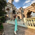 Kritika Sharma Instagram – Visited the famous BATU CAVES which has some 120 steps to climb and also visited the famous blue mosque in kuala lampur !
Outfit @urbanic_in 

#batucaves #mosque #malaysia #kualalumpur #travel #indiangirl #tourist Kuala Lumpur – KL
