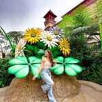 Kritika Sharma Instagram – The world of magic and fun @gentingskyworlds 
I was so scared to sit in the rides that my sister had to blackmail me to sit in only two of them and I cried at the end of both the rides #fattukittu ❤️ are you scared of rides and your sister is the brave one ? Comment below 
Top I wore by @luluandskyofficial 

#malaysia #kualalumpur #genting #gentingskyworlds #travel #adventurepark Genting SkyWorlds