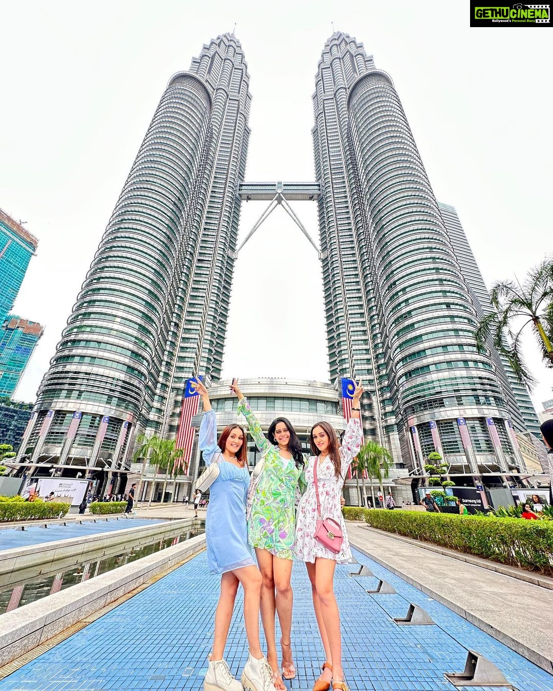 Kritika Sharma - 48.2K Likes - Just the way I’m feeling I just can’t deny!
First day of Malaysia
Sky tower , sky box , twin towers 💙
Outfit @khwaab_design_official
Styled by @styleby_shivi
#travel #malaysia #kualalampur #twintowers #skybox #skytower #girl