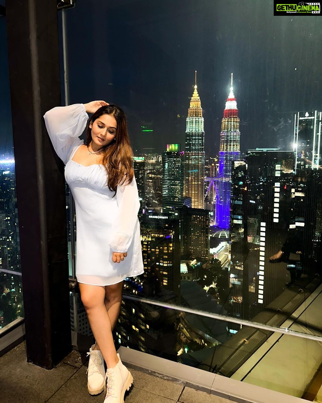 Kritika Sharma - 48.2K Likes - Just the way I’m feeling I just can’t deny!
First day of Malaysia
Sky tower , sky box , twin towers 💙
Outfit @khwaab_design_official
Styled by @styleby_shivi
#travel #malaysia #kualalampur #twintowers #skybox #skytower #girl