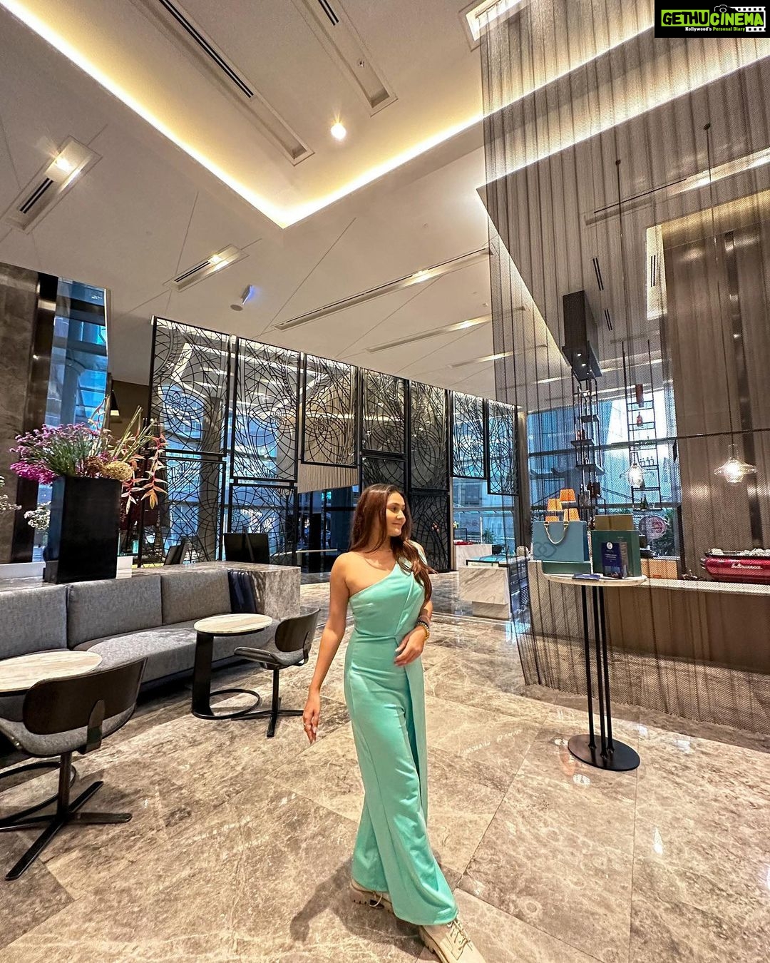 Kritika Sharma Instagram - I always believe in staying in style when I’m on my vacation and @sofitelkualalumpurdamansara was the best choice ! Thank you for an amazing hospitality and they stay was comfortable! Spa was relaxing and the swimming pool experience was fun ! Do visit them when you plan your vacation to Malaysia ! #hotelinkualalumpur #malaysia #hotelsinmalaysia #sofitel #travel #hotel
