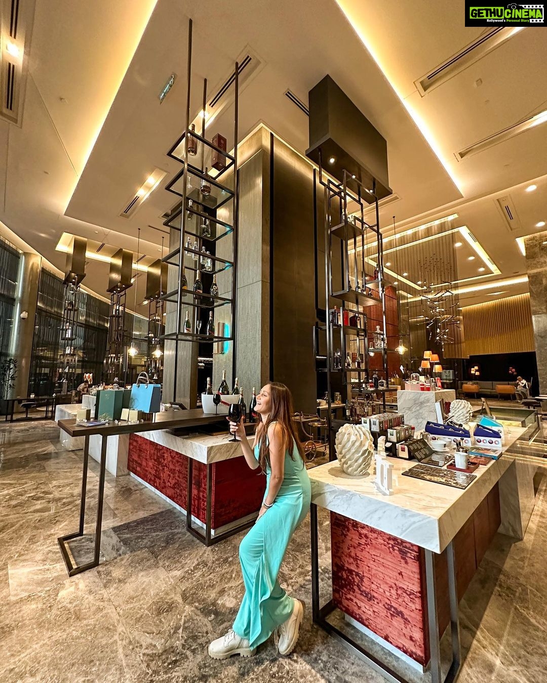 Kritika Sharma Instagram - I always believe in staying in style when I’m on my vacation and @sofitelkualalumpurdamansara was the best choice ! Thank you for an amazing hospitality and they stay was comfortable! Spa was relaxing and the swimming pool experience was fun ! Do visit them when you plan your vacation to Malaysia ! #hotelinkualalumpur #malaysia #hotelsinmalaysia #sofitel #travel #hotel