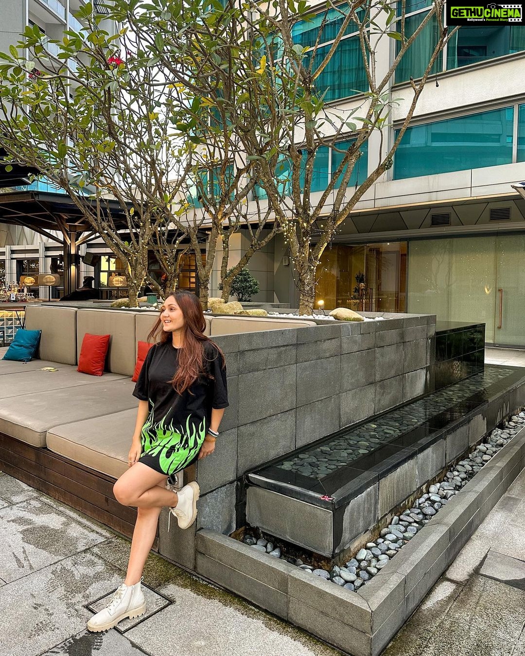 Kritika Sharma Instagram - I always believe in staying in style when I’m on my vacation and @sofitelkualalumpurdamansara was the best choice ! Thank you for an amazing hospitality and they stay was comfortable! Spa was relaxing and the swimming pool experience was fun ! Do visit them when you plan your vacation to Malaysia ! #hotelinkualalumpur #malaysia #hotelsinmalaysia #sofitel #travel #hotel