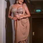 Kritika Sharma Instagram – Ek phuljhari thi ✨ 
Outfit @mirrawluxe 
Styled by @the_neerajpandey 

#fashion #indianwear #saree #indiangirl #modelinsaree #model #beigesaree #traditional Srilanka Colambo