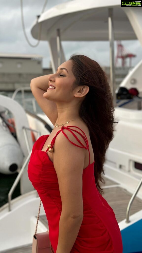 Kritika Sharma Instagram - Main laapata in srilanka ! @saillanka @goldcoastfilmsofficial l @scy.awards #saillanka #saillankacharter #SCYistheLimit #travel #sailing #crusing #cruise #sea #ocean #indianmodel Srilanka Colambo
