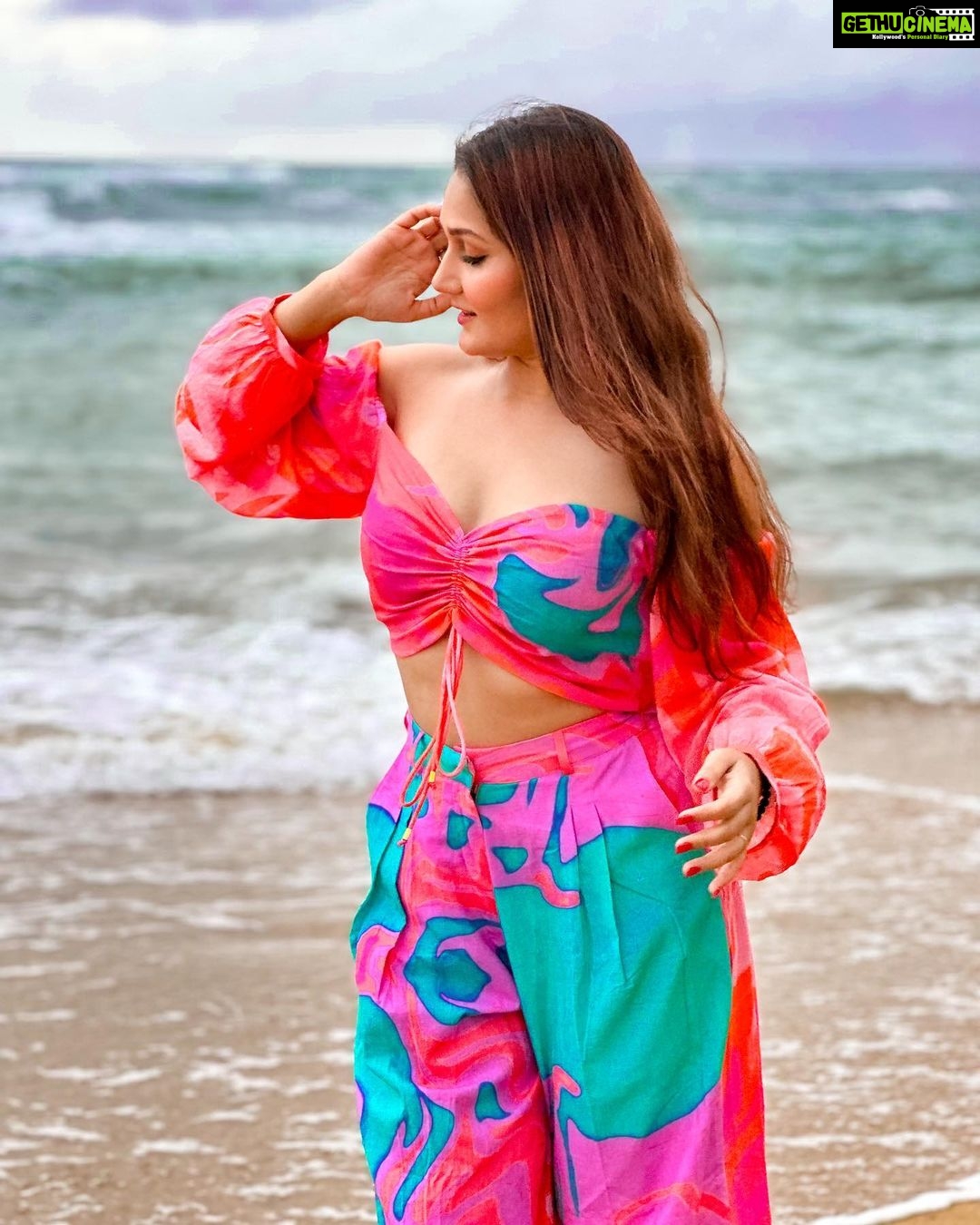 Kritika Sharma Instagram - Pool party ready 🦋 Outfit @trazenie Styled by @rimadidthat @cinnamonbeyberuwala @goldcoastfilmsofficial @scy.awards #CinnamonBeyBeruwala #CinnamonHotels #VisitSriLanka #TravelWithWalkersTours #SCYistheLimit #srilanka