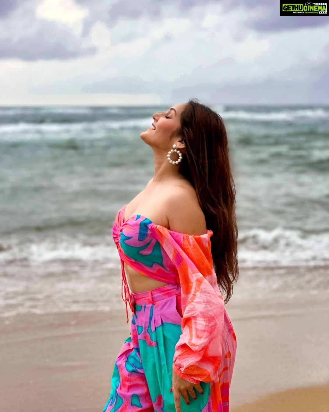 Kritika Sharma Instagram - Pool party ready 🦋 Outfit @trazenie Styled by @rimadidthat @cinnamonbeyberuwala @goldcoastfilmsofficial @scy.awards #CinnamonBeyBeruwala #CinnamonHotels #VisitSriLanka #TravelWithWalkersTours #SCYistheLimit #srilanka