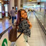 Kritika Sharma Instagram - Let’s go to SRILANKAAAAA! @srilankanairlinesofficial @fly_srilankan.lk @goldcoastfilmsofficial @scy.awards #NamastefromSriLanka #IFlySriLankan #youareourworld #SriLankanAirlines Srilanka