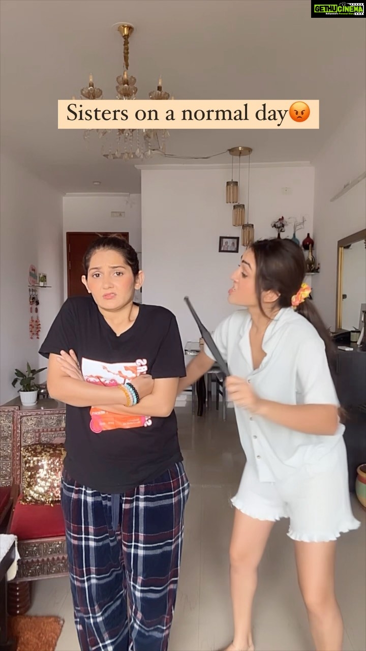 Kritika Sharma Instagram - Happy rakshaabandhan 😂🥰 Tag that sister !!! Jo girgat ki tarah rang badalti hain 😂😂🙈🙈🙈🙈🙈 #sisters #reels #reelkarofeelkaro#rakshabandhan #festival #love #sharmasisters #tanyasharma #kreetikasharma