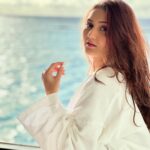 Kritika Sharma Instagram - My kind of weekend 🌊 #justchillingbythesea Location @velassarumaldives Travel partner @osmoholidays #travel #maldives #sea #ocean #girl #love VELASSARU MALDIVES