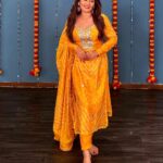 Kritika Sharma Instagram - Bahut khoobsurat ho Aap Sar Se Paa Tak ! Outfit @jaanvikanabar Studio @mantras11official #indianwear #yellowkurti #yellow #traditional #indianwear Mumbai, Maharashtra