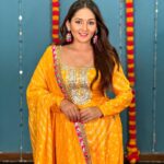 Kritika Sharma Instagram - Bahut khoobsurat ho Aap Sar Se Paa Tak ! Outfit @jaanvikanabar Studio @mantras11official #indianwear #yellowkurti #yellow #traditional #indianwear Mumbai, Maharashtra