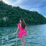 Kritika Sharma Instagram – Sunset cruise by @mantablucruises ! 
Outfit @luluandskyofficial 

#travel #malaysia #langkawi #trip #cruise Langkawi Island