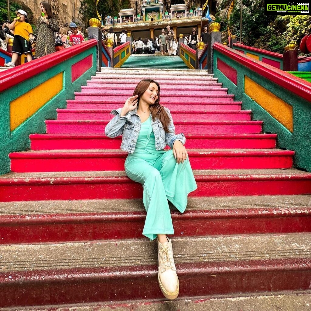 Kritika Sharma Instagram - Visited the famous BATU CAVES which has some 120 steps to climb and also visited the famous blue mosque in kuala lampur ! Outfit @urbanic_in #batucaves #mosque #malaysia #kualalumpur #travel #indiangirl #tourist Kuala Lumpur - KL