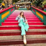 Kritika Sharma Instagram – Visited the famous BATU CAVES which has some 120 steps to climb and also visited the famous blue mosque in kuala lampur !
Outfit @urbanic_in 

#batucaves #mosque #malaysia #kualalumpur #travel #indiangirl #tourist Kuala Lumpur – KL