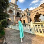 Kritika Sharma Instagram – Visited the famous BATU CAVES which has some 120 steps to climb and also visited the famous blue mosque in kuala lampur !
Outfit @urbanic_in 

#batucaves #mosque #malaysia #kualalumpur #travel #indiangirl #tourist Kuala Lumpur – KL