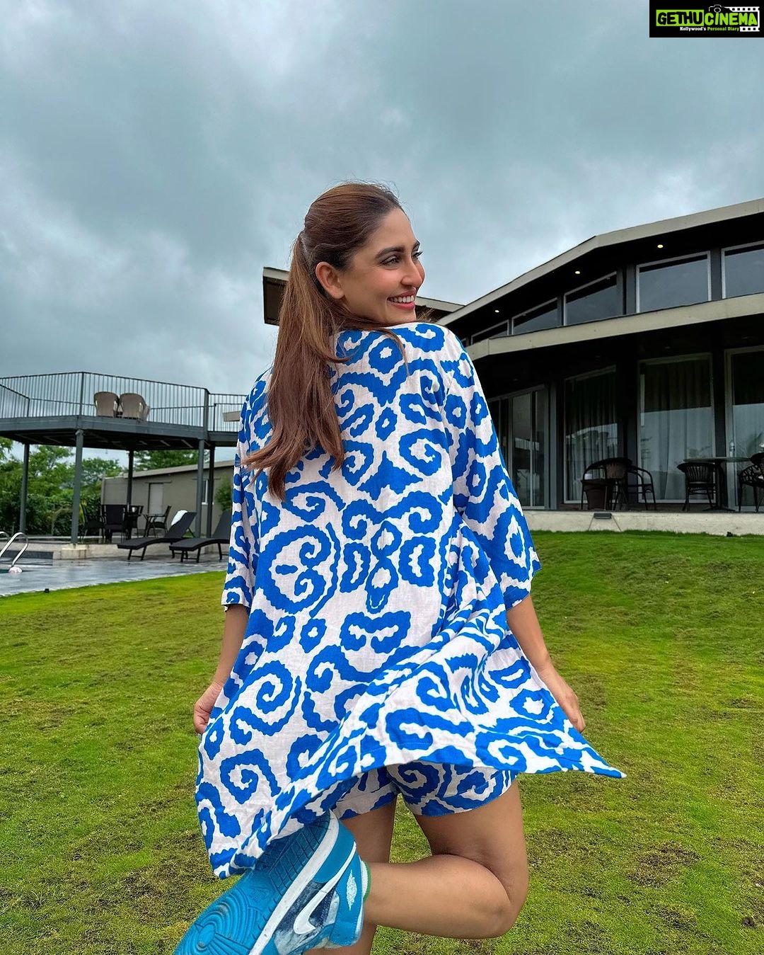 Krystle D'Souza Instagram - A weekend filled with so much fun, love and laughter at @bel.air.mansion villa by @stayvista_official in Lonavala π Itβs the perfect weather to book yourself a fun getaway!! USE MY DISCOUNT CODE: KRYSTLE100 π¦ . . . #villa #lonavala #travel #holiday #getaway #girls #roadtrip #hosted #sponsored #collaboration