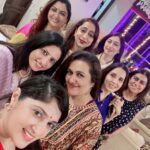 Kushboo Instagram - August company of buddies. Fun times. 🤗🤗🤗♥️♥️♥️♥️ #Mumbai #weddingseason