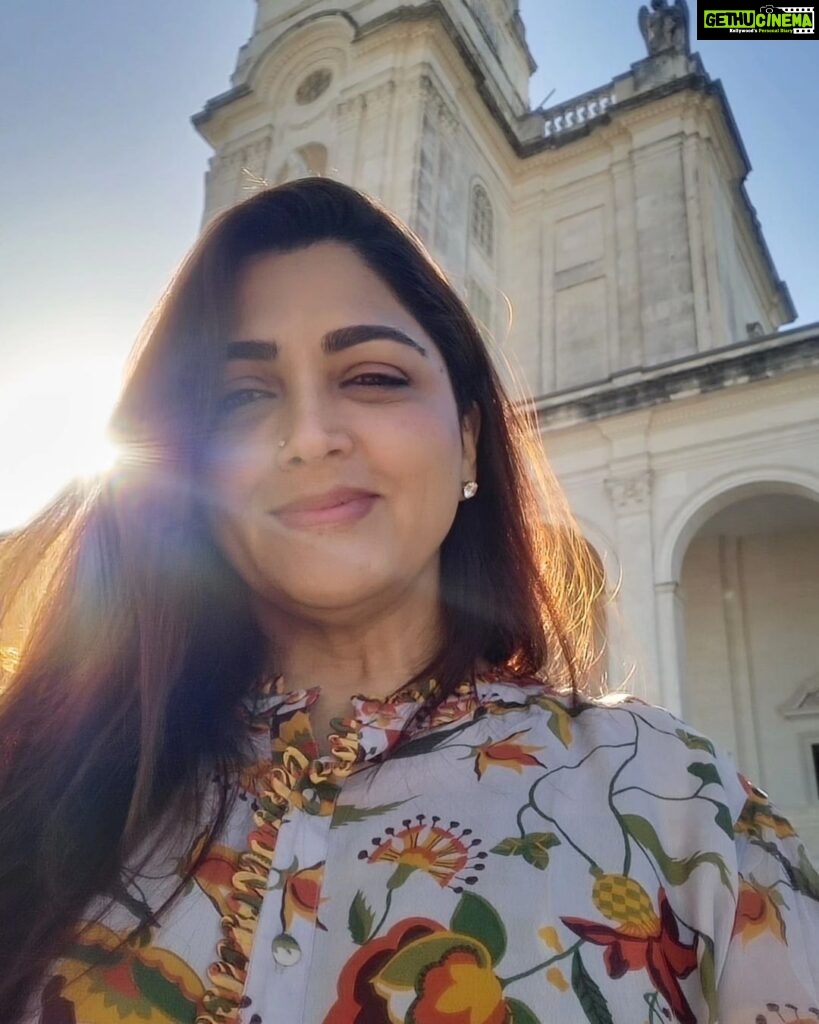 Kushboo Instagram - When you have faith in yourself, courage becomes your shadow!! #FatimaChurch #Lisbon #portugal