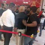Kushboo Instagram - This man, the SUPERSTAR of all times, @rajinikanth never fails to entertain. Look at the frenzy in Singapore. #StylestyledhaanSuperstyledhaan #superstarstyledhaan #jailer #rajinikanth ❤️❤️❤️❤️
