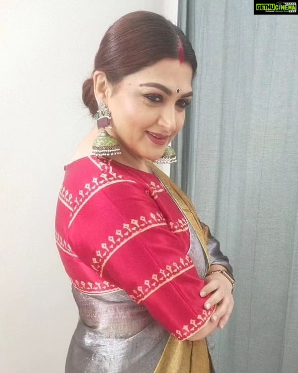 Kushboo Instagram - Desi girl!! Saree vibes!! Jhumkas!! ❤️❤️