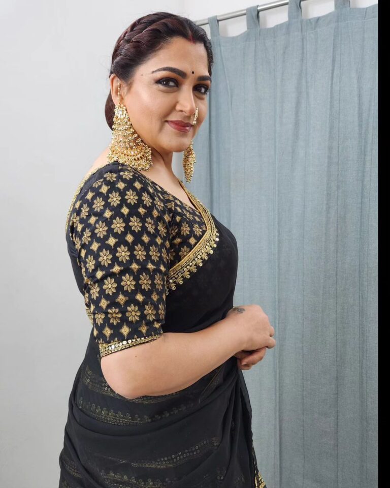 Kushboo Instagram - Without black, no other color has a depth. 🖤🖤🖤🖤🖤❤️