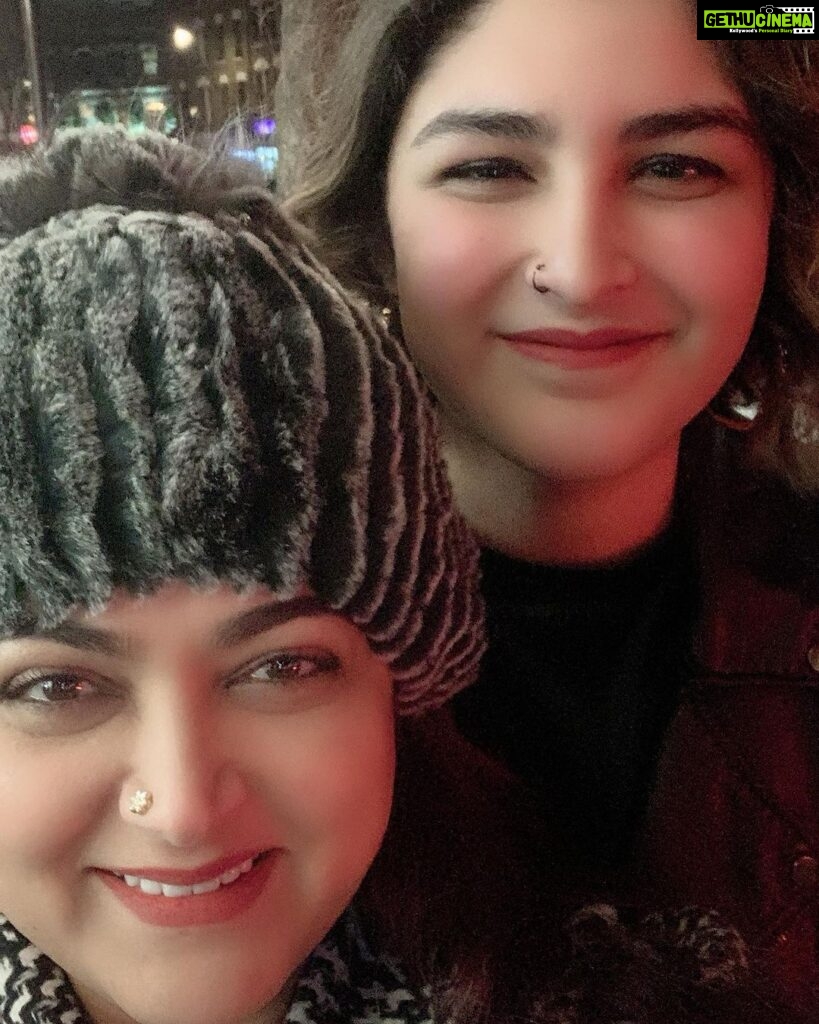 Kushboo Instagram - I always wanted daughters. God gifted me with best friends. ❤❤❤❤❤