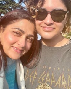 Kushboo Instagram - I always wanted daughters. God gifted me with best friends. ❤️❤️❤️❤️❤️