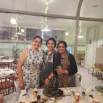 Kushboo Instagram – Friends mean standing by each other. Always. Learning together. 

#epoxyresin 
#artwork
