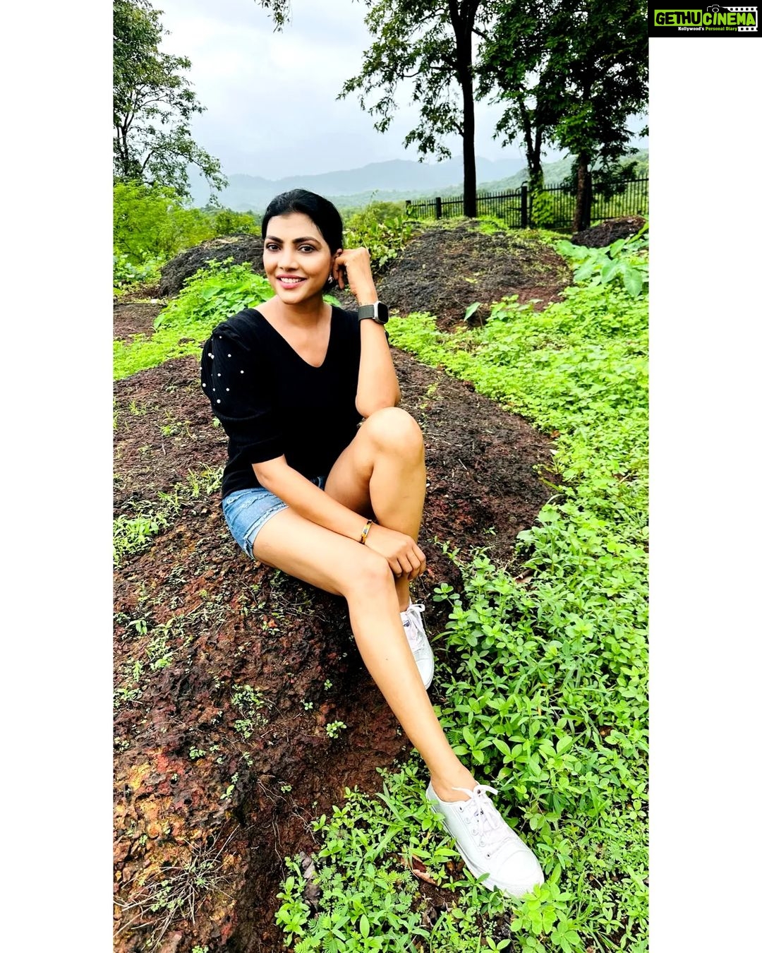 Lahari Shari Instagram - Living my best life, rockin' it in Goa! βοΈπ΄ Can't get enough of this beautiful scenery and the endless adventure that awaits! π€© #GoaVibes #RockOn #AdventureAwaits #LivingTheDream #ExcitedAdventures #TravelGoals
