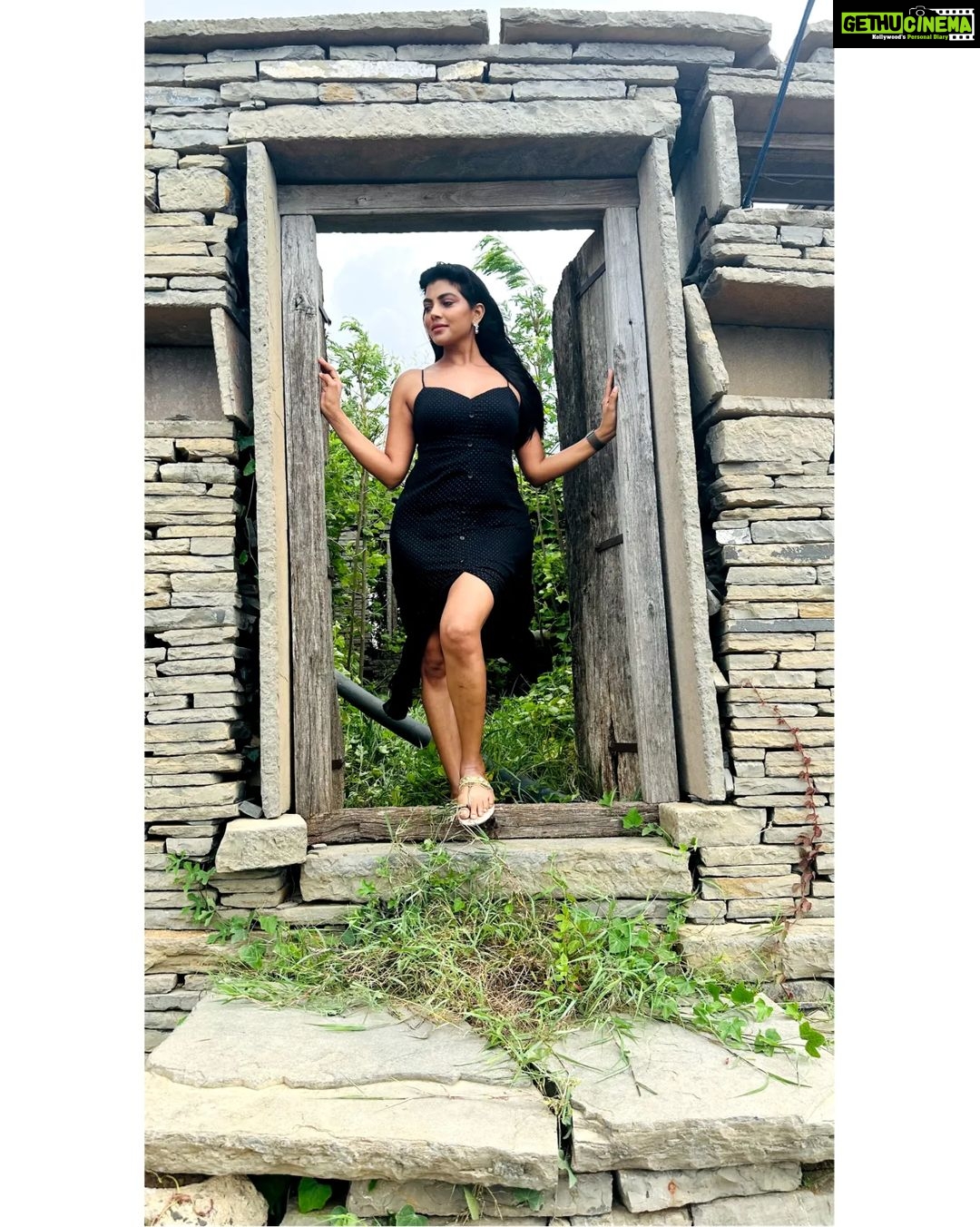Lahari Shari Instagram - Stepping into the unknown, the stone doorframe beckons me. With bated breath, I enter the realm of mystery and adventure. Ready to uncover what lies beyond this ancient gateway, I embrace the dramatic journey that awaits, where imagination knows no bounds. Behold, the gateway to endless possibilities. 🚪✨ Designer and Stylist : @adamohyd #IntoTheUnknown #MysticDoorways #UncoverTheRealm #ExploringNewRealms #UnleashYourCreativity #DareToExploer #DramaticDoorWay Gandikota Adventure Trip