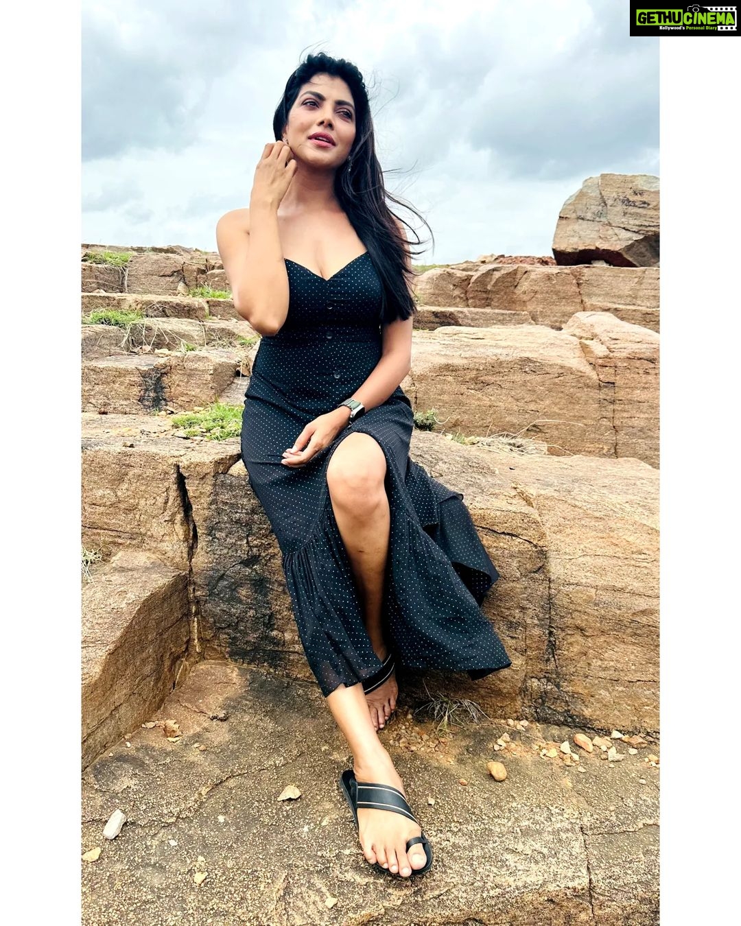 Lahari Shari Instagram - Conquering new heights and unleashing my inner strength. Standing tall and slaying every challenge that comes my way. β¨π€π #Fearless #Powerful #Unstoppable #PosingLikeAPro #StandingTall #RockingThePose #RockOn Designer and Stylist : @adamohyd Gandikota Adventure Trip