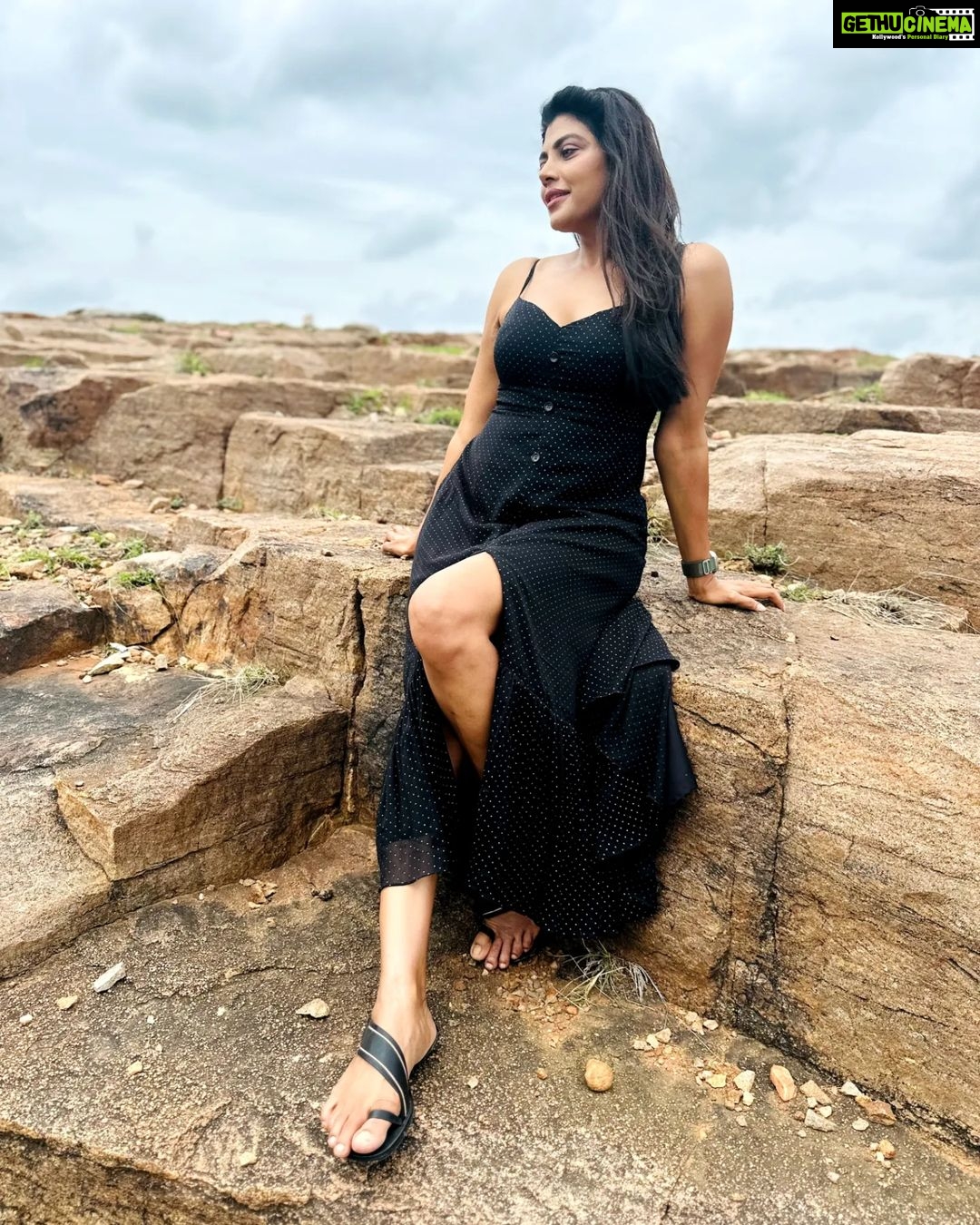 Lahari Shari Instagram - Conquering new heights and unleashing my inner strength. Standing tall and slaying every challenge that comes my way. β¨π€π #Fearless #Powerful #Unstoppable #PosingLikeAPro #StandingTall #RockingThePose #RockOn Designer and Stylist : @adamohyd Gandikota Adventure Trip