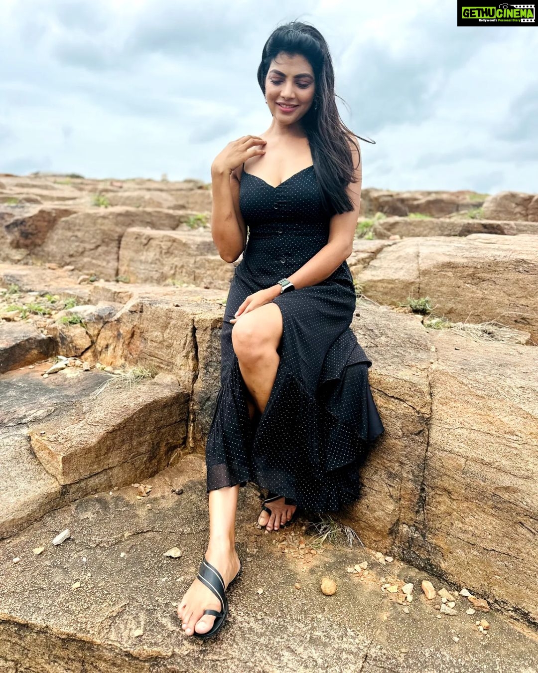 Lahari Shari Instagram - Conquering new heights and unleashing my inner strength. Standing tall and slaying every challenge that comes my way. β¨π€π #Fearless #Powerful #Unstoppable #PosingLikeAPro #StandingTall #RockingThePose #RockOn Designer and Stylist : @adamohyd Gandikota Adventure Trip