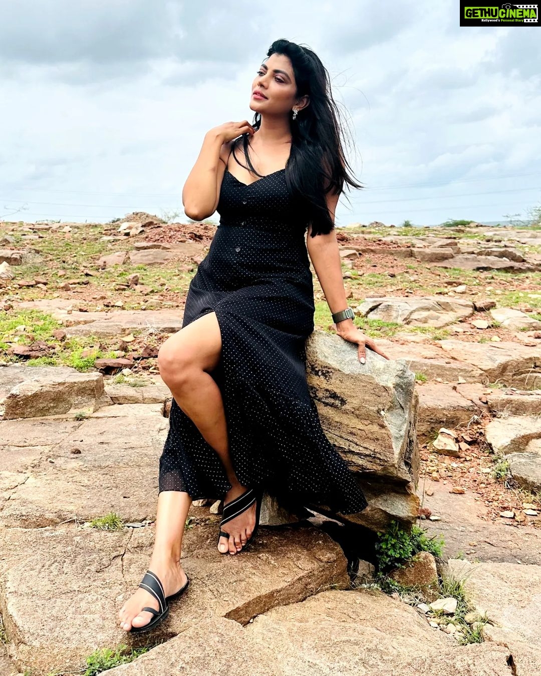 Lahari Shari Instagram - Conquering new heights and unleashing my inner strength. Standing tall and slaying every challenge that comes my way. β¨π€π #Fearless #Powerful #Unstoppable #PosingLikeAPro #StandingTall #RockingThePose #RockOn Designer and Stylist : @adamohyd Gandikota Adventure Trip