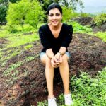 Lahari Shari Instagram - Living my best life, rockin' it in Goa! ☀️🌴 Can't get enough of this beautiful scenery and the endless adventure that awaits! 🤩 #GoaVibes #RockOn #AdventureAwaits #LivingTheDream #ExcitedAdventures #TravelGoals