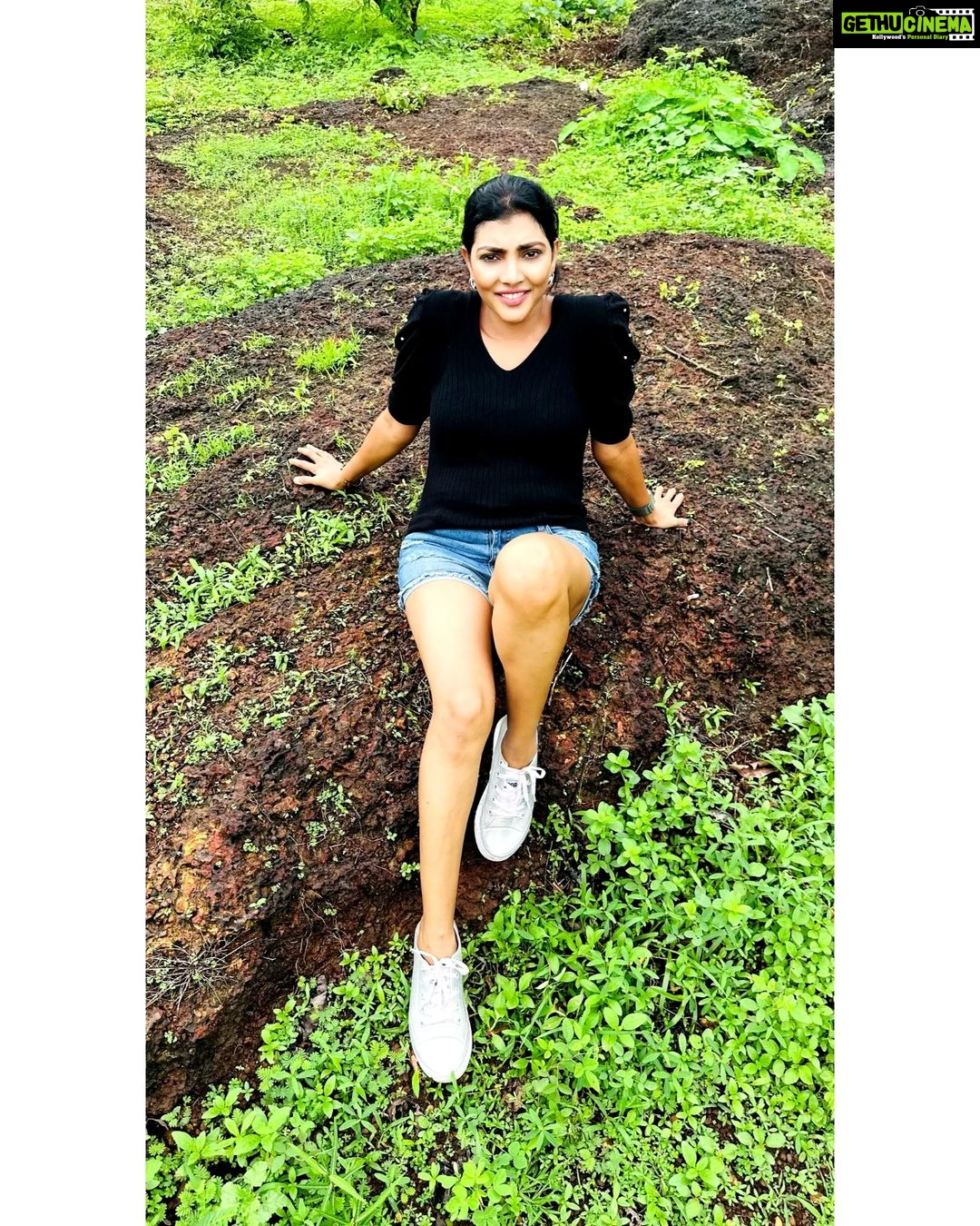 Lahari Shari Instagram - Living my best life, rockin' it in Goa! βοΈπ΄ Can't get enough of this beautiful scenery and the endless adventure that awaits! π€© #GoaVibes #RockOn #AdventureAwaits #LivingTheDream #ExcitedAdventures #TravelGoals