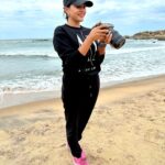 Lahari Shari Instagram - Beach vibes and camera clicks 📷✨ Capturing the beauty of the ocean with my trusty companion 🌊📸 Rocking my fav cap and pink kicks, feeling on top of the world! 😎💗 Nothing beats the feeling of sand between your toes and the sound of waves crashing against the shore. 🐚 Embracing the salty breeze and sandy toes, living for these carefree moments. 🌅✨ #BeachBabe #CameraLove #SaltInMyHair #HappyPlace #LivingMyBestLife #BeachVibes #HappyPlace #OceanLove #BeachLife #CapturingMoments #FeelingBlessed #WavesCrashing #SunsetLover #SandBetweenMyToes #LifeIsBetterAtTheBeach #MemoriesForLife #FeelingBlessed #HappyVibes #BeachGoals #PhotoLover #CasualCool #SaltyHairDontCare