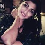 Lahari Shari Instagram - Feeling nostalgic, happy tunes good vibes all around🤗☺️ #nostalgic #magic #goodvibes #happy #love Hyderabad