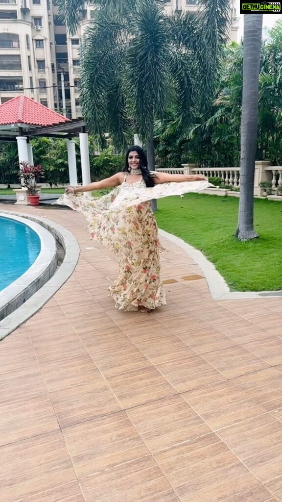 Lahari Shari Instagram - Feeling like a ray of sunshine ☀️ Walking on clouds, with a smile that can light up the whole world. Embracing every moment of pure happiness. Stylist : @adamohyd Attire : @ohanahyd #WalkingOnHappiness #SmilingFromEarToEar #PureJoy #WalkingInHappiness #LivingMyBestLife #SmileAllDay #EnjoyTheLittleThings #HappyVibesOnly #SmileWide Hyderabad