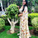 Lahari Shari Instagram - 🌼 Embracing the sunshine and blooming with joy in this garden of happiness! 🌞✨ Stylist : @adamohyd Attire : @ohanahyd #SmileAndShine #GardenVibes #HappyDays #NatureNutures #SmileOn #HappyVibes #GardenBliss #SmilingFromWithin #NatureTherapy Hyderabad