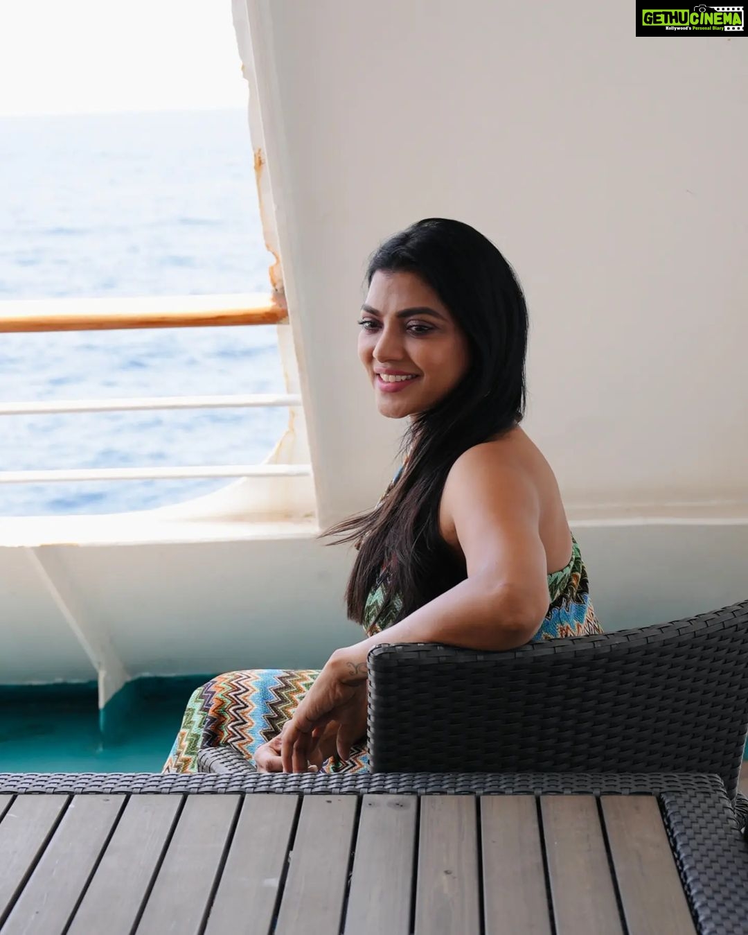 Lahari Shari Instagram - Lost in the serenity of the sea's endless embrace. ππ Photographer : @troyphotographyofficial #GoodMorning #HappySunday #HappyWeekend #ByTheSea #OceanEscape #SeasideBliss #NatureLover #SaltWaterTherapy #CoastalDreams #WavesOfPeace #BeachLife #InfiniteHorizon #CalmAndClear Cruise