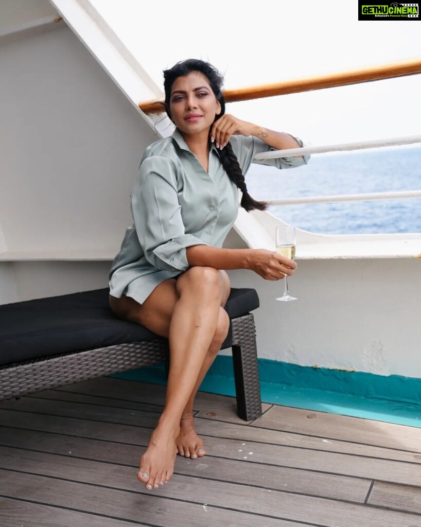 Lahari Shari Instagram - 🌊 Sippin' on wine, feeling so fine, as the ocean waves unwind, soaking up the sea vibes and sunshine 🍷🌅 Cruisin' through life, making memories that shine, watching waves unwind ✨✨ Just me, the sea, and pure tranquility 💙 Can't help but smile at this picturesque scene, Moments like these make me feel so blessed 🥰💫 Photographer : @troyphotographyofficial #SeaSips #WineTime #BeachBabe #ChillVibes #SerenityNow #CheersToTheGoodLife #SeasideSerenade #WineNot #BeachBumming #SavoringTheMoments #BlissfulEscape #WineAndViews #ChillinByTheOcean #TakingInTheTides #RelaxationModeActivated #CheersToLife #SoulfulSundown #BeachsideBliss #CruiseLife #Seascape #Blessed #SailingAway #SeaLover #ChillinOnACruise #CruisingThroughLife #OceanViews #MakingMemories #BlissfulVibes #SailAwayWithMe