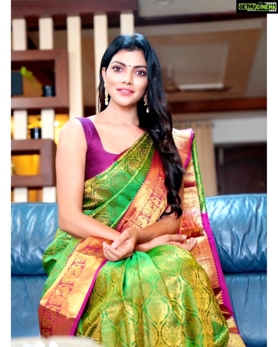 Lahari Shari Instagram - Feeling all the good vibes on this festive day! πβ¨ Ganesh Chaturthi is all about joy, positivity, and new beginnings.! πβ€οΈ Stylist : @adamohyd Saree : @srikrishnasilk Photographer : @jagadish.varma #FestivalVibes #GaneshChaturthi #NewBeginnings Hyderabad