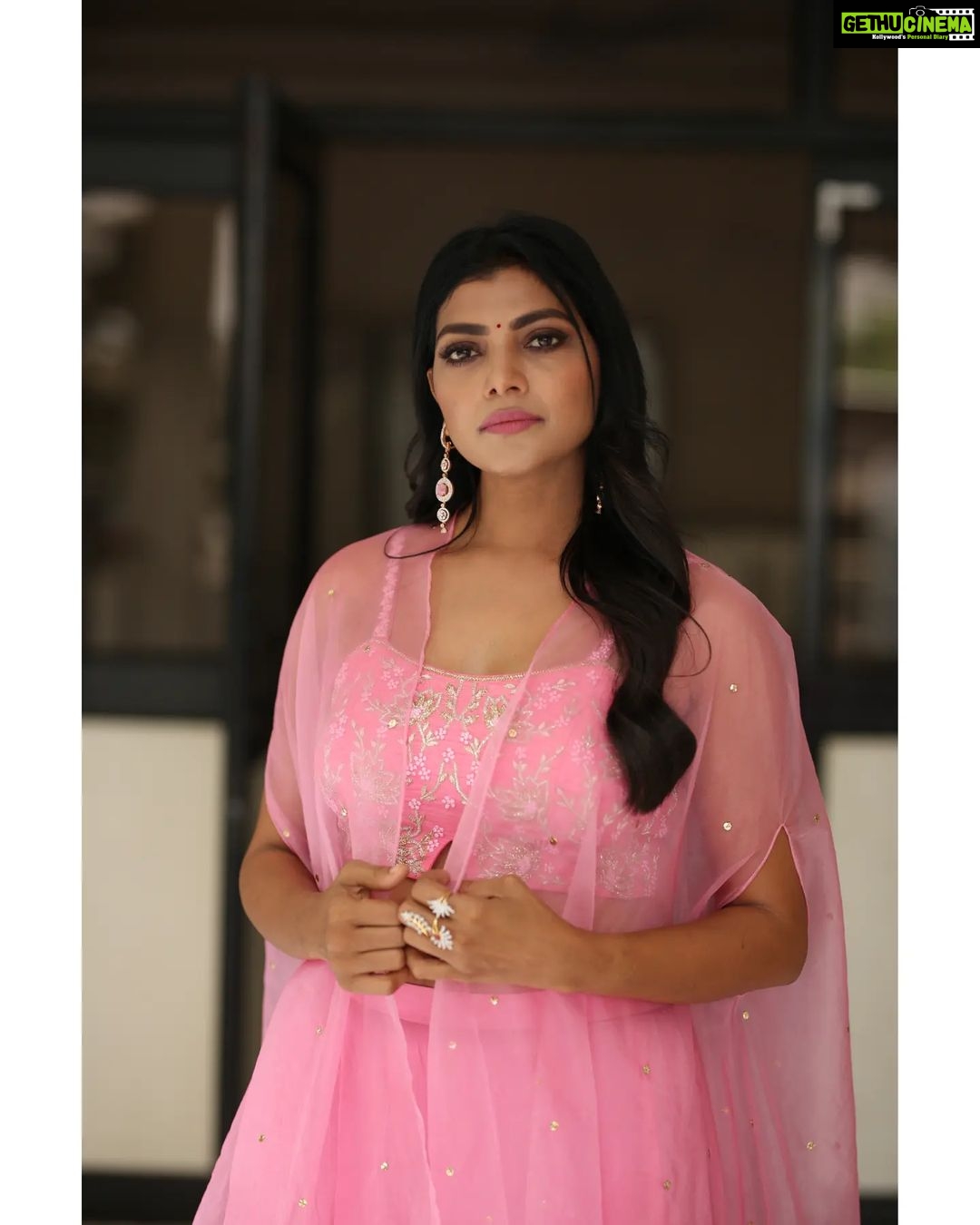 Lahari Shari Instagram - π Living my best life, feeling on cloud nine! β¨ Happiness is the key to everything, and I've found it! πβ¨ Every day is a new opportunity to smile, laugh, and spread positivity. πβ¨ Stylist : @adamohyd Attire : @ohanahyd Photographer : @ganeshpeddireddy #HappinessIsContagious #LivingMyBestLife #FeelingBlessed #SmileMoreWorryLess #PositiviteVibesOnly #GraetfulHeart #PureBliss #HappyVibesOnly #LifeIsGood #BlessedBeyondMeasure Hyderabad