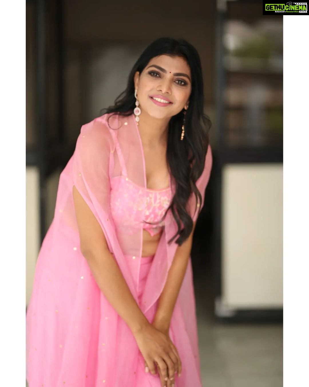 Lahari Shari Instagram - π Living my best life, feeling on cloud nine! β¨ Happiness is the key to everything, and I've found it! πβ¨ Every day is a new opportunity to smile, laugh, and spread positivity. πβ¨ Stylist : @adamohyd Attire : @ohanahyd Photographer : @ganeshpeddireddy #HappinessIsContagious #LivingMyBestLife #FeelingBlessed #SmileMoreWorryLess #PositiviteVibesOnly #GraetfulHeart #PureBliss #HappyVibesOnly #LifeIsGood #BlessedBeyondMeasure Hyderabad